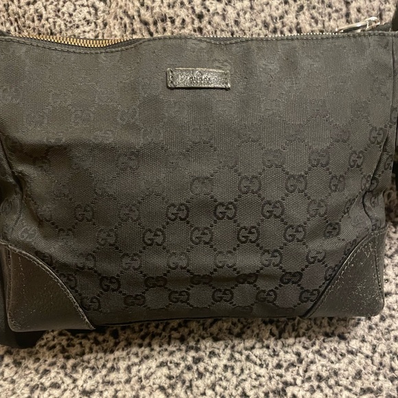 GUCCI Black GG Canvas Vintage Shoulder Bag-Pre-loved Condition - Picture 4 of 13